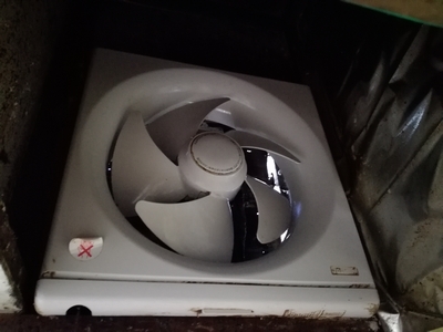 酢と重曹で換気扇掃除