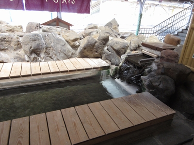 上諏訪駅ホーム足湯
